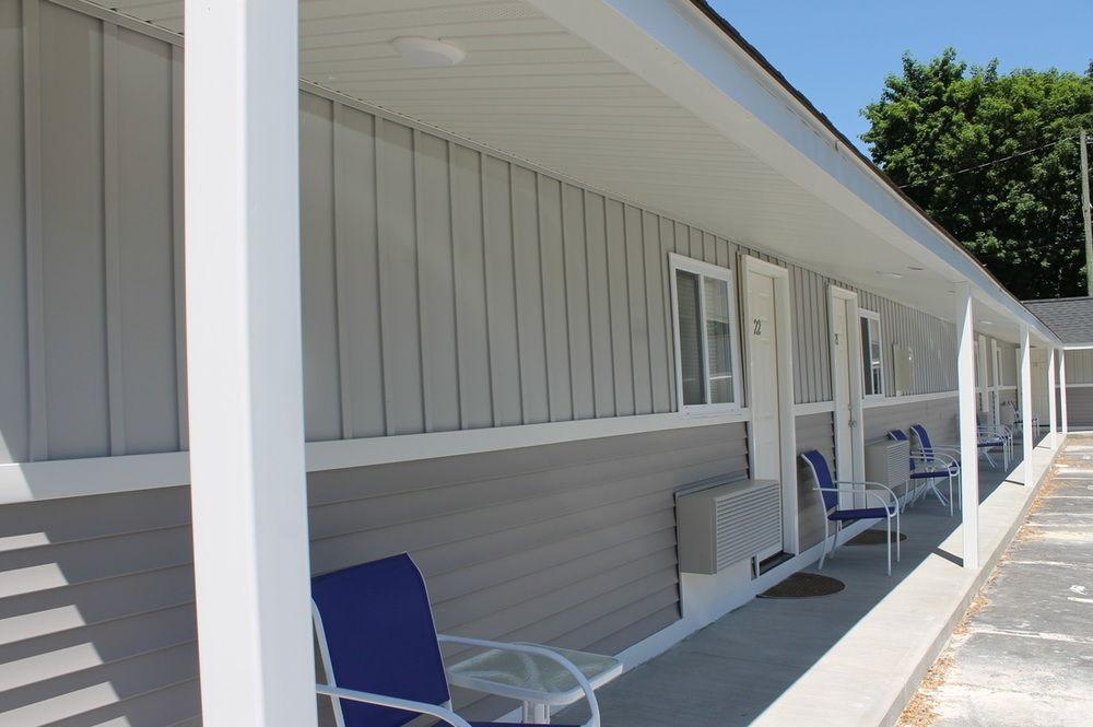Watkins Motel วัตกินส์เกลน ภายนอก รูปภาพ