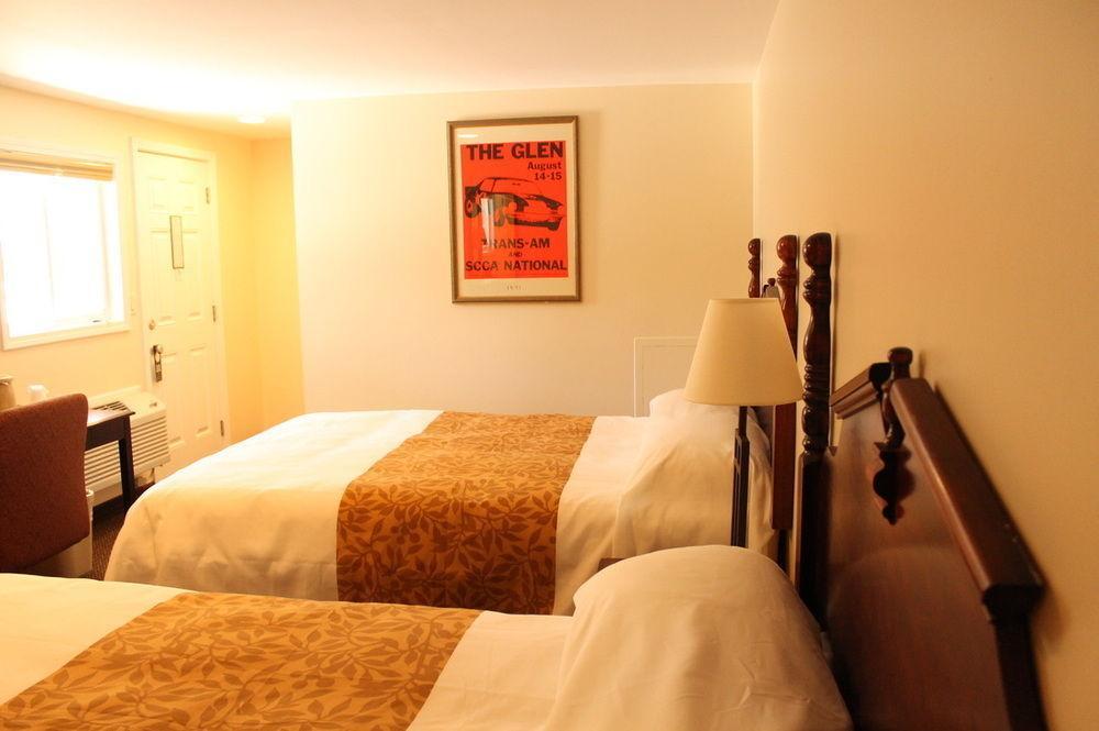 Watkins Motel วัตกินส์เกลน ภายนอก รูปภาพ